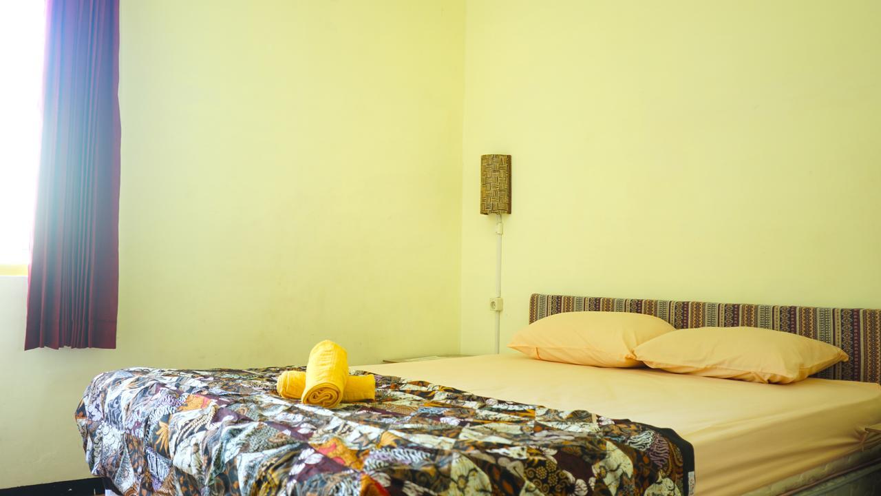 The Sleepingroom Hostel Yogyakarta Exterior foto